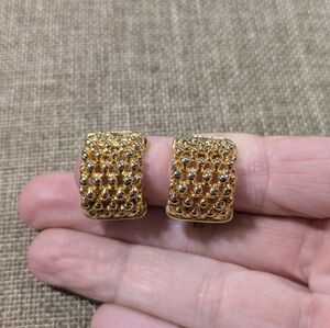 Vintage Chunky Goldtoned Clip On Fashion Earrings